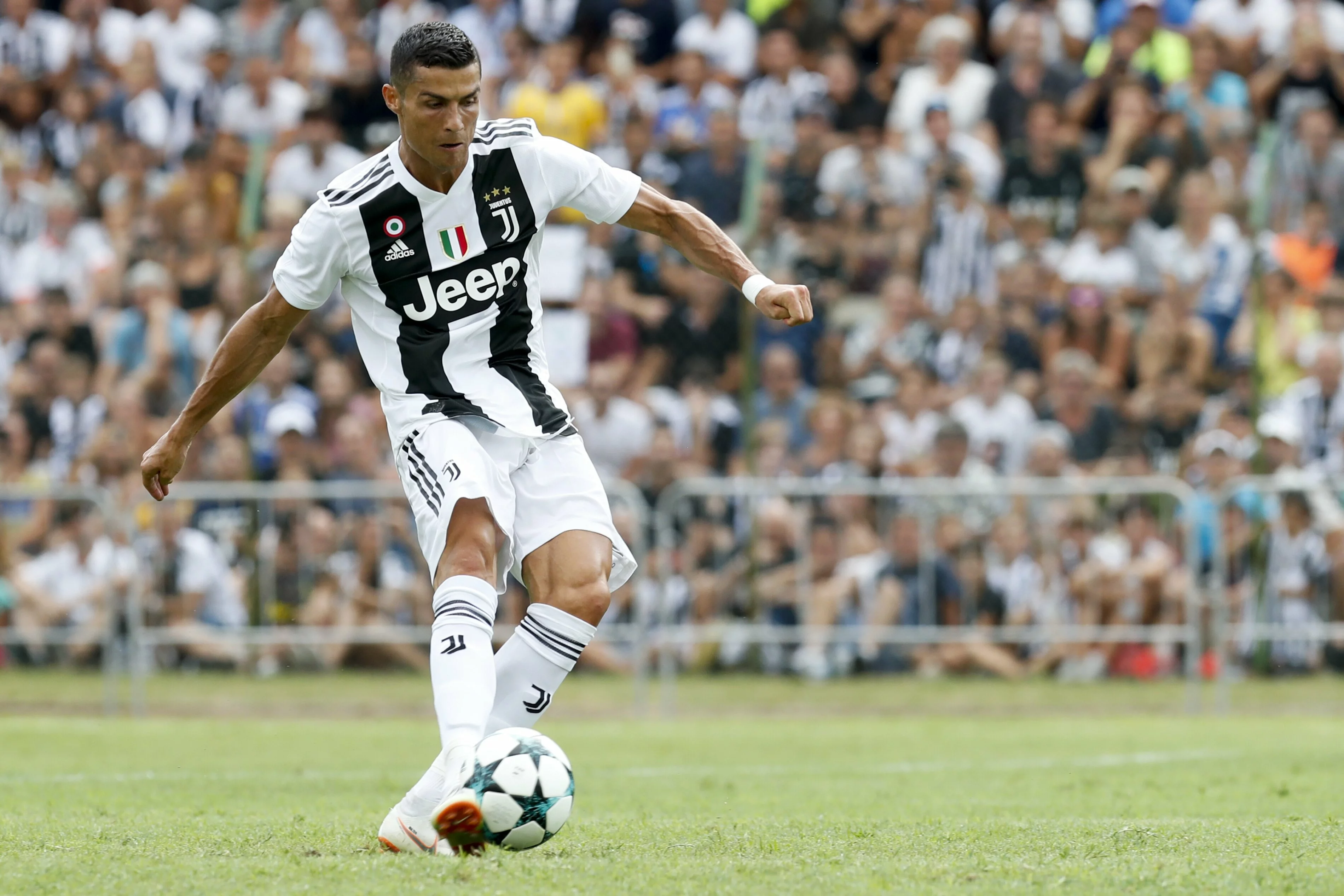 New Study Reveals Cristiano Ronaldo Is "Immune" To In-Game Pressure - FootyNews.co.uk
