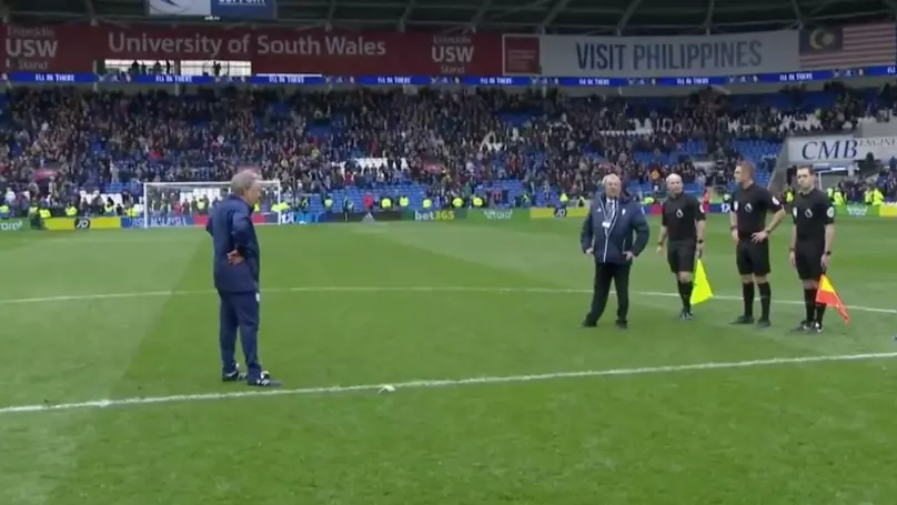 Neil Warnock's Stare Down With The Officials At Full-Time Is Hilarious - FootyNews.co.uk